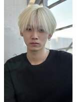 ピア ヤクイン(Pia Yakuin) ブロンドカラー×ラウンドマッシュ