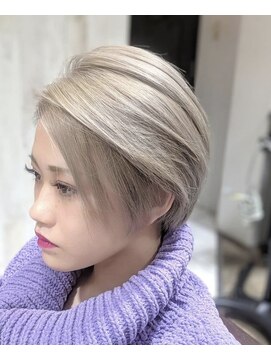 アグラン 梅田本店(a Gland) ショートボブ×ホワイトベージュ