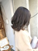 ソア(soa)&nbsp;ミディアムレイヤー×暗髪カラー