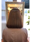 グレージュ系の重めボブ☆