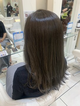 エクリフルール(equri fleur) 【目黒】20代 30代 40代 透明感グレーカラー