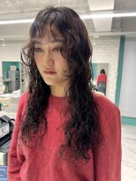 リーホリエ(Lee Horie)&nbsp;顔まわりのレイヤーがかわいいスパイラルパーマ　【MOMOKA】