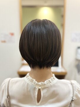 フリージア(freesia) ショート/簡単スタイリング/ヘッドスパ/30代40代50代