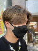ハイトーンベージュ　センターパート
