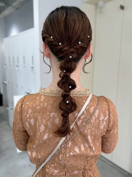 ロイオブジゼル(roi of GiseL) 編みおろし ローポニー 結婚式 お呼ばれ 20代30代