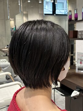 アッシュ 武蔵新城店(Ash) 後ろふんわり。首がすっきり見えるショートボブ