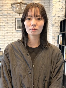 エン(YENN) シンプルなのにおしゃれ見え◎パツっとラインヘア