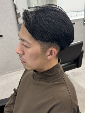 リオールバイニアウ(RE:ALL by Niau) MEN’S HAIR/サーフカール/刈り上げセンターパート/新田