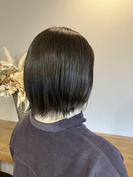 リポゾ(Riposo.) ブリーチなしブルーアッシュ・肩上くびれヘア