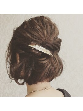 ナンバー エアロ 横浜(N° +aero) 20代,30代,40代似合う小顔ヘアアレンジ/二次会ブライダル花嫁