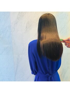 ロアナ 六本木(LOANA ROPPONGI) 【ヘアエステ】岡野耕也