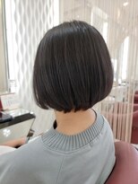 クオリス 赤塚店(QUALIS) 30代・40代大人可愛い小顔ワンサイドショートボブ丸み前下がり