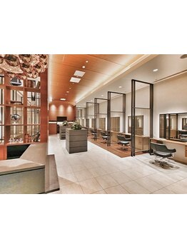 豊洲駅1分で通いやすい！大人女性・メンズから高い支持を得る《mazele HAIR》で新しいあなたに出会える。