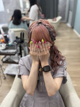 エルディ 大宮(eldy) 編み込みサイドポニーテール