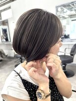 ホリー(HOLLY)&nbsp;白髪ぼかしハイライト