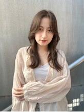 レッドネオ エビス(Redneo ebisu) 大人可愛いセンターパートくびれ顔周りカット/恵比寿