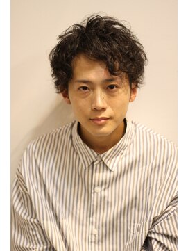 クオンヒール 堺筋本町店(QUON HEAL) センターパート/無造作パーマ/スパイラルパーマ/ツーブロパーマ