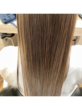 アローズソワン(HELLO'S SOIN) 透明感あふれるツヤツヤミルクティーベージュ