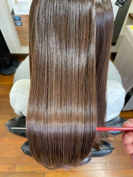 美容室 メザミー MESAMIES うるツヤ髪ストレートナチュラルブラウンロングヘア20代30代