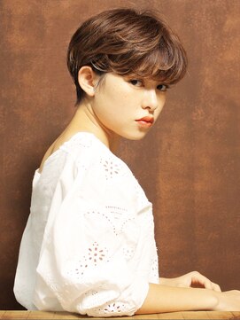 シアンデルカ(CYANDELUCCA) クセ毛風ショート