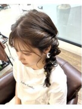ディア(.eer) 写真映えしたい方に♪サイド編みおろし♪
