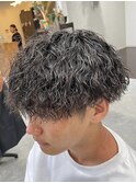ツイストスパイラルパーマツーブロック刈り上げメンズマッシュ