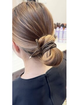 美髪 ヘアサロン(美髪 Hair salon) つるんとお団子ヘア！