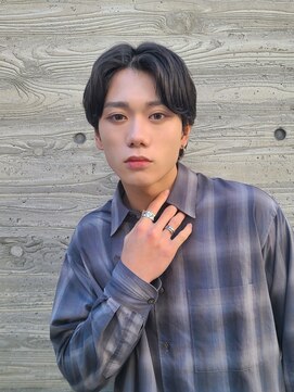 ディーエックス スリー(Dxxxx III) センターパート×カルマパーマ