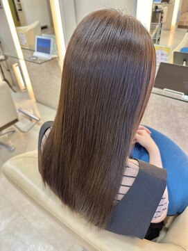 アームス リレーション(Arms Relation) 髪質改善　艶　ツヤ　ブラウン　ベージュ　アッシュ　ストレート