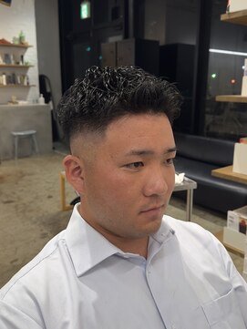 ザデイ カットアンドカルチャーショップ(THE DAY CUT&CULTURE SHOP) フェザーアップパーマ