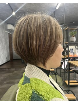 タイ(～tie.) 丸みショート