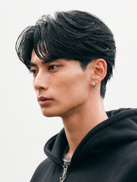 フィフス(fifth) ニュアンスパーマセンターパートビジネスヘア刈り上げ黒髪fifth