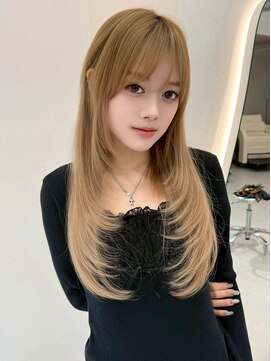 ヴィヴィー 青山表参道店(ViVIE) ワンカールで決まるレイヤーカット丸くスタイリングも伝授