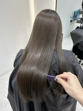 ReFa認定プレミアムサロン 全席個室美容室 Zina ガーデンズ千早【6/27OPEN(予定)】 ミルクティーグレージュ×髪質改善 千早 美容室