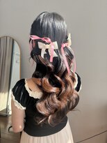 コマリ(comari)&nbsp;リボンをたくさんつけたハーフツイン