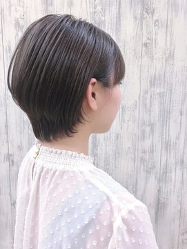 セシル 高津店(SECIL) ショートボブを耳にかけました