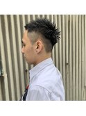 サイドを刈り上げたソフトモヒカン