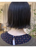 外ボブ×暗めブルー