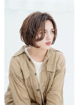 ヘアリゾート粋 新宿三丁目本店 ハイライト×ショートボブ