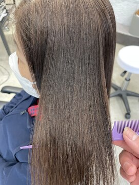 ピボット 北千住(PIVOT) 酸性縮毛矯正、艶ストレート、髪質改善ストレート