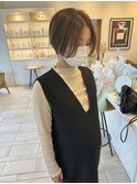 オリーブベージュ