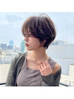 アンド ストーリーズ(&STORIES)&nbsp;前髪あり耳掛け丸みくびれショートボブ20代30代40代50代(蘭)