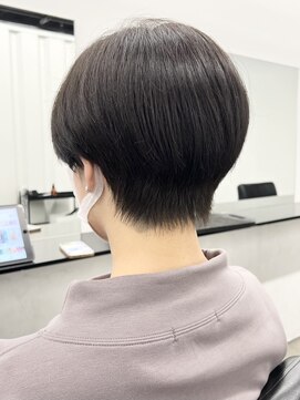 ココ 本八幡(KOKO) 黒髪クラゲヘアーオリーブグレー小顔ココアベージュ卵型ショート