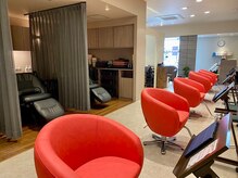 ヘアアンドリラクゼーション エグゼ(Hair and relaxation exe)の雰囲気（こだわりのセット椅子&ユメシャンプー台でリラックス体験を。）