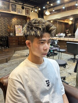 シリー 南風原店(SILLY) アップバングショート×ハイライト