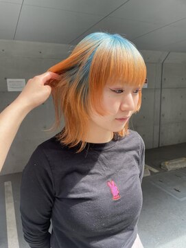 レコ 渋谷(LECO) ブルーとオレンジのデザインルーツカラー