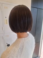 ローレン(LOREM)&nbsp;丸みボブ/切りっぱなし/透明感カラー/小顔ヘア/ツヤ髪ショート