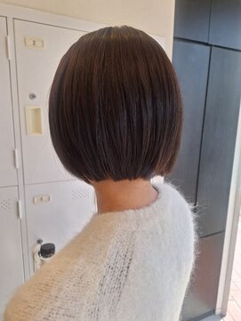 ローレン(LOREM) 丸みボブ/切りっぱなし/透明感カラー/小顔ヘア/ツヤ髪ショート
