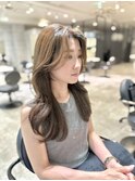 20代30代レイヤーカット　顔まわりカット　オリーブベージュ