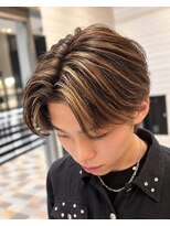 アッシュブランシェ(h Blanche)&nbsp;センターパート×ハイライト